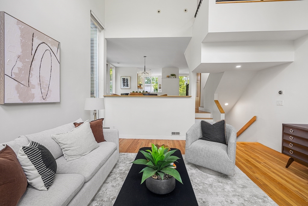 16 Ellery Square