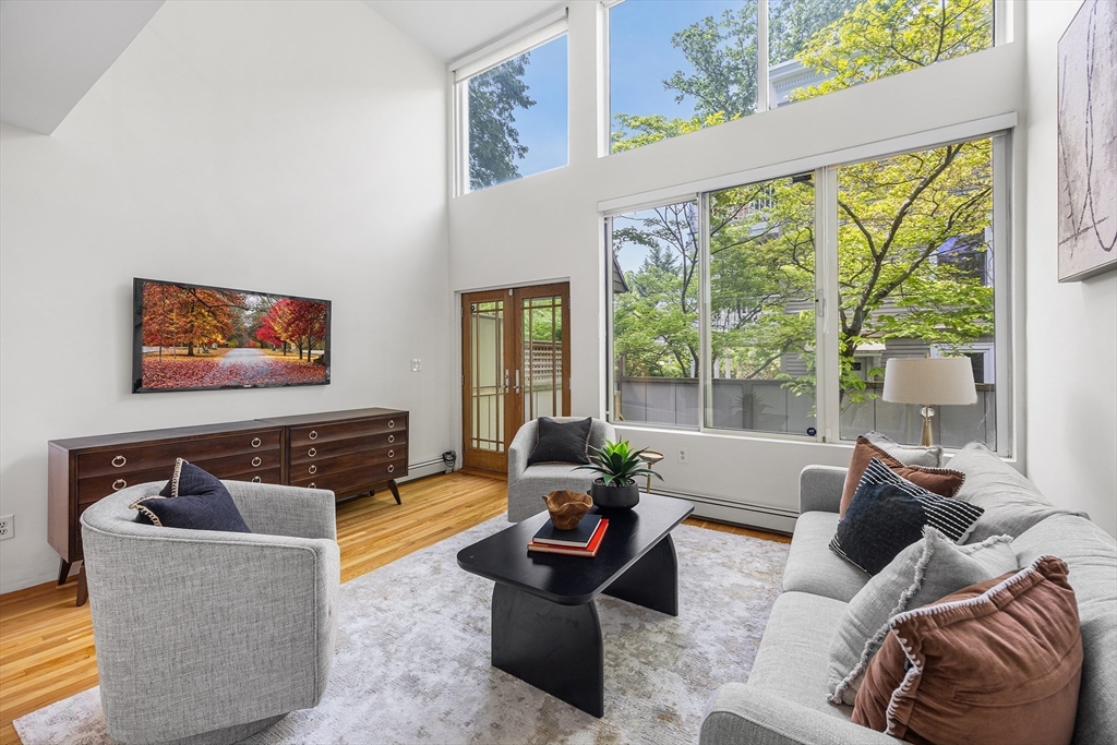 16 Ellery Square