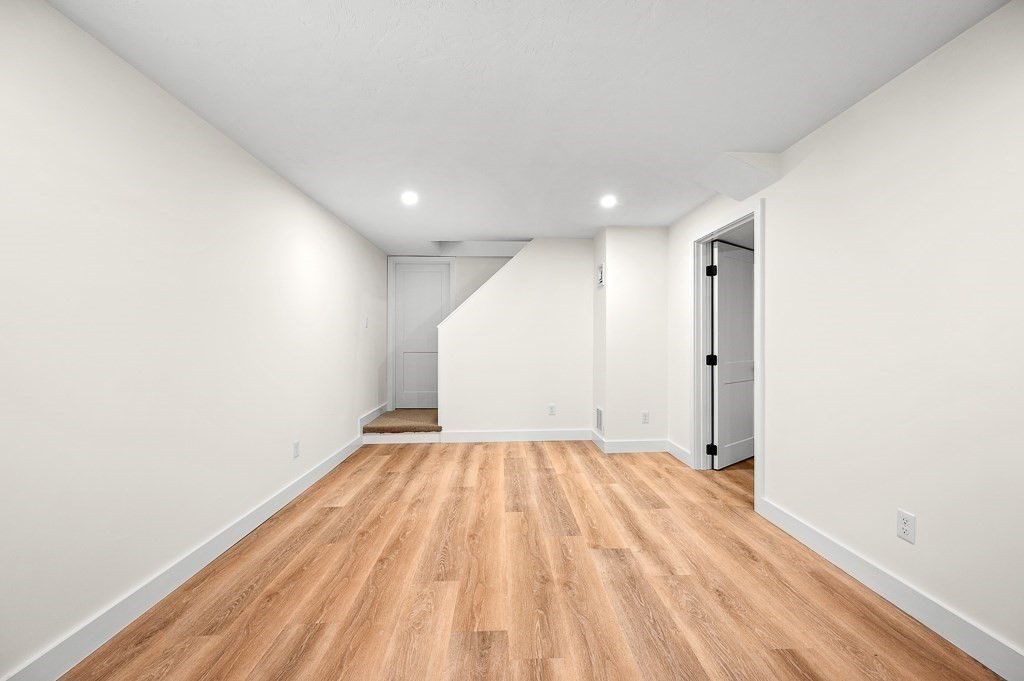 30 Collins Rd, Northborough, MA Photo #20