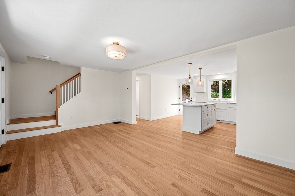 30 Collins Rd, Northborough, MA Photo #6