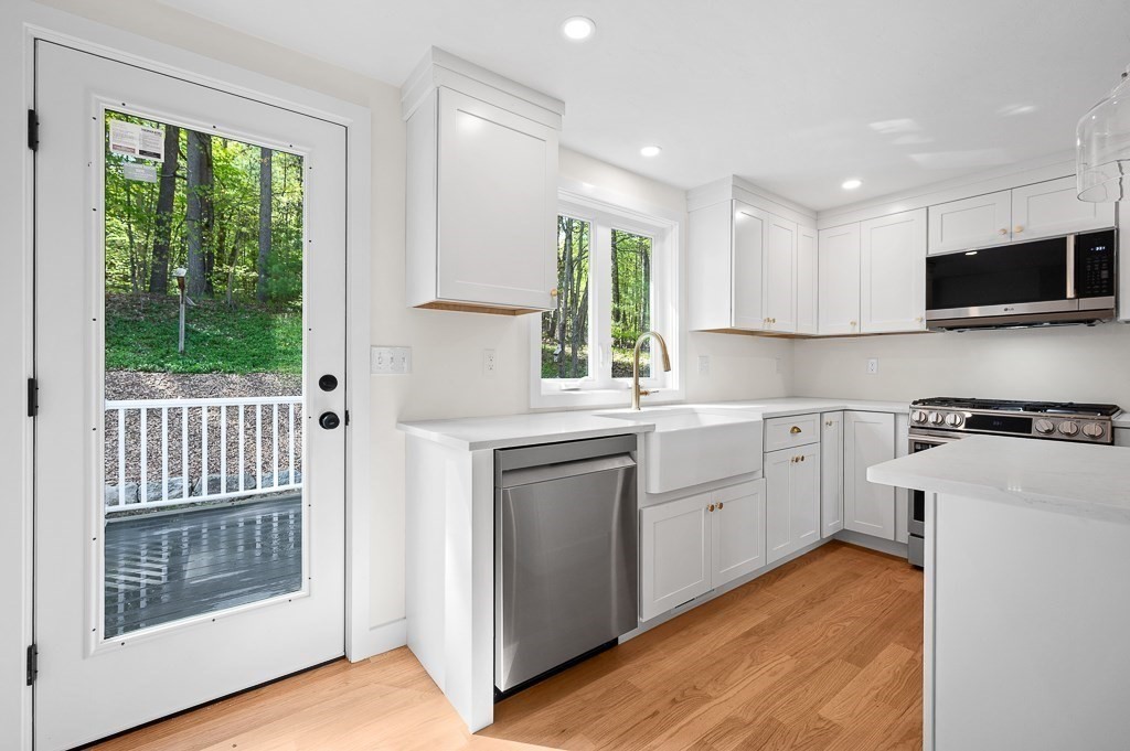 30 Collins Rd, Northborough, MA Photo #5
