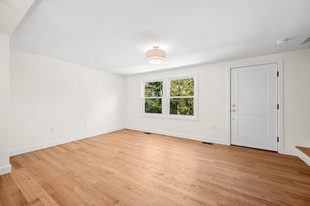 30 Collins Rd, Northborough, MA Photo #7