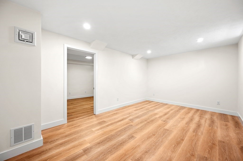 30 Collins Rd, Northborough, MA Photo #19