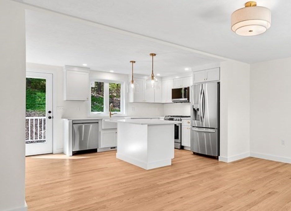 30 Collins Rd, Northborough, MA Photo #2