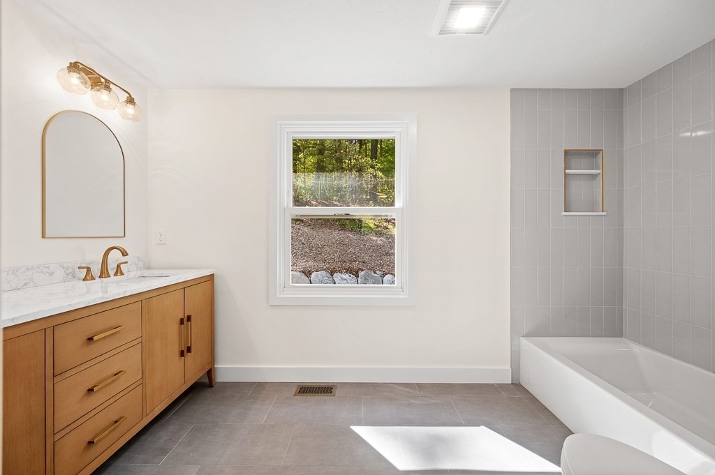 30 Collins Rd, Northborough, MA Photo #11