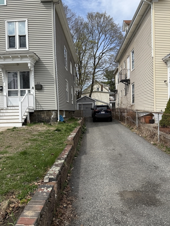 85 Bank St