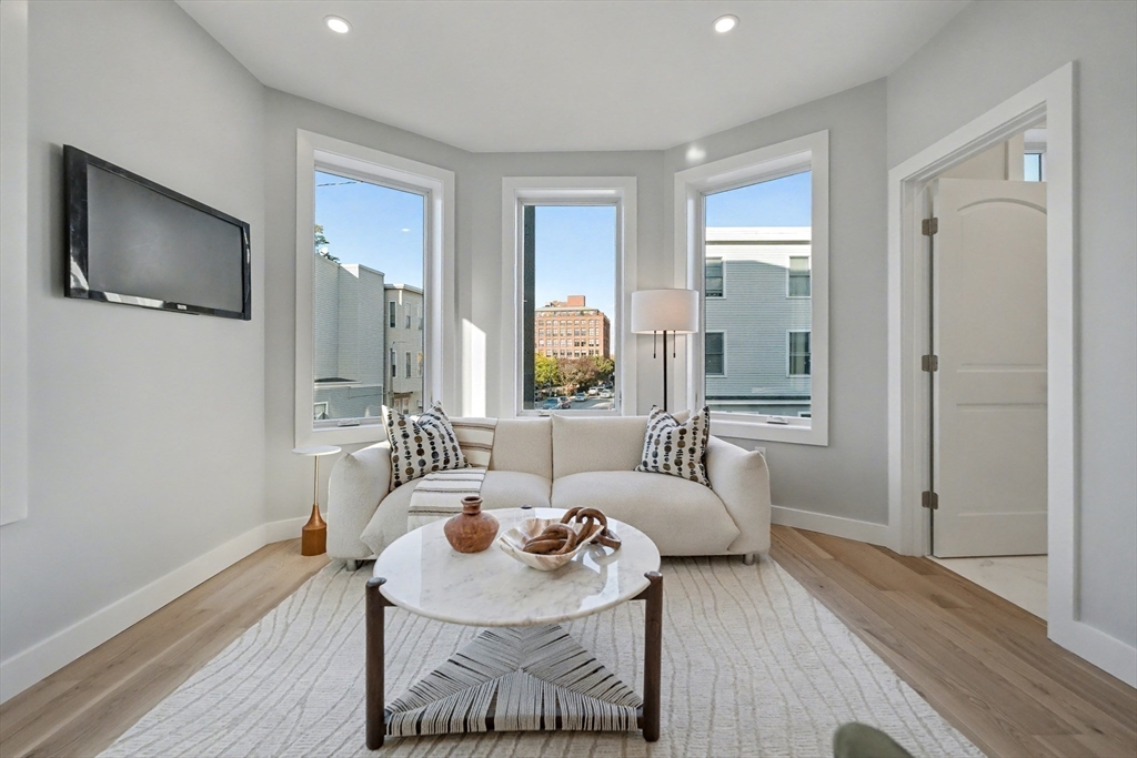 181 Maverick Street PH1