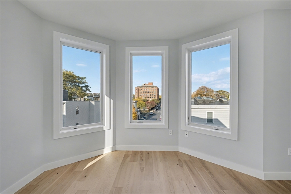 181 Maverick Street PH1