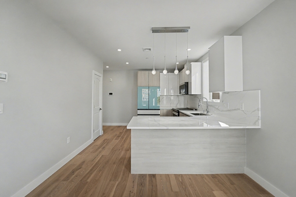 181 Maverick Street PH1