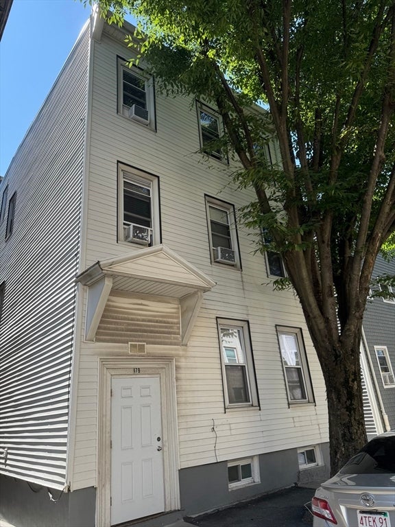 179 Paris Street #1, Boston, MA Photo #10