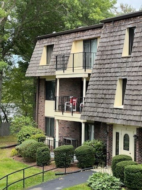 4700 N Main St 3E Fall River MA 02720