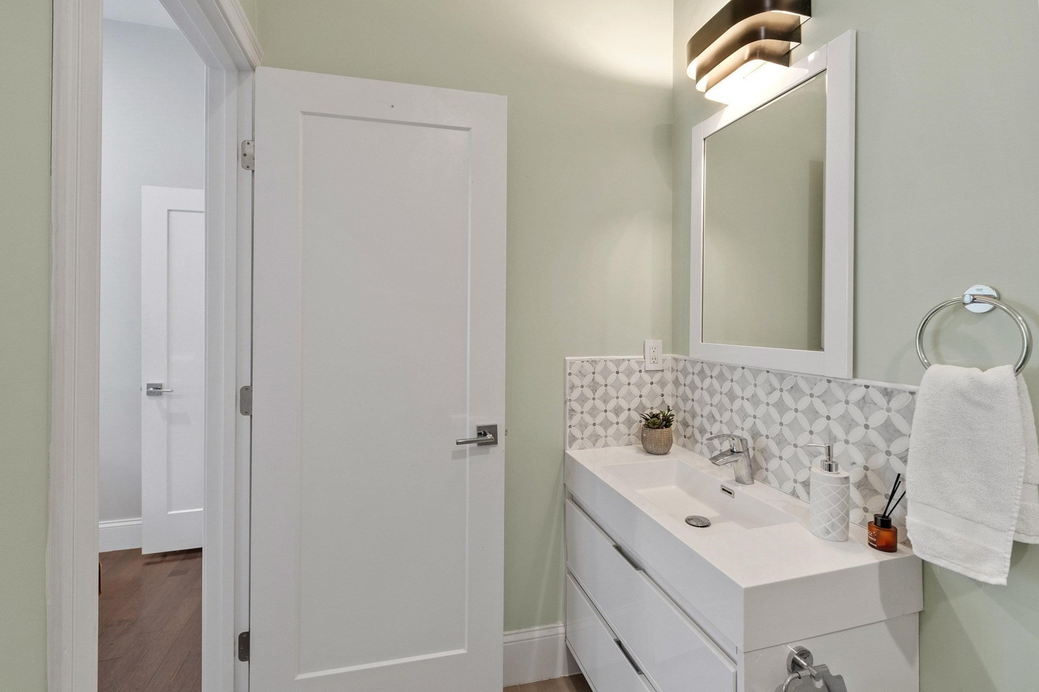 301 Saratoga Street #1, Boston, MA Photo #11