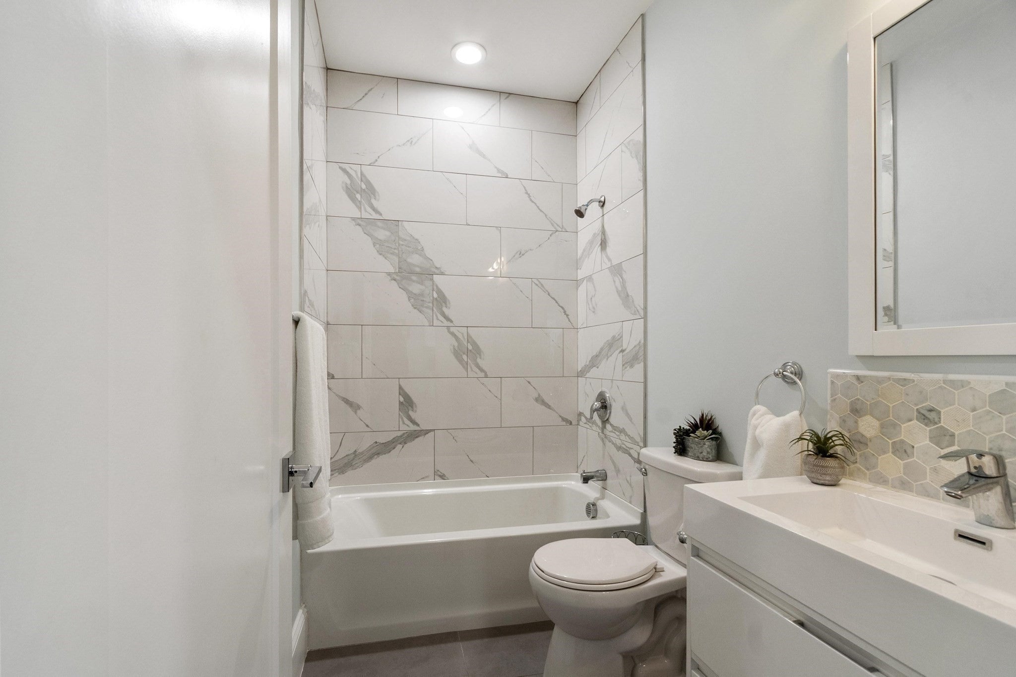301 Saratoga Street #1, Boston, MA Photo #18
