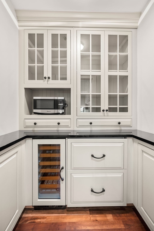 2420 Beacon 402