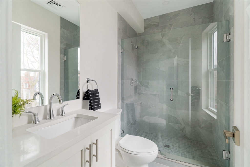 Boston, Massachusetts 02119, United States, 2 Bedrooms Bedrooms, ,2 BathroomsBathrooms,Residential,Pending,105794