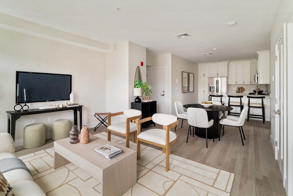 Boston, Massachusetts 02119, United States, 2 Bedrooms Bedrooms, ,2 BathroomsBathrooms,Residential,Pending,105794