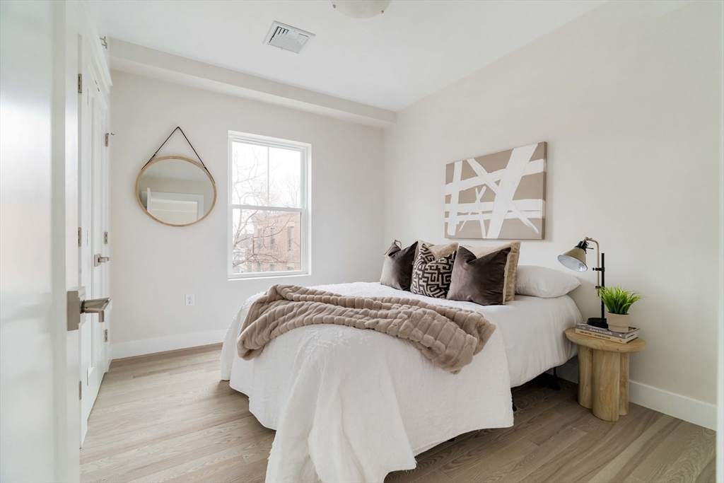 Boston, Massachusetts 02119, United States, 2 Bedrooms Bedrooms, ,2 BathroomsBathrooms,Residential,Pending,105794