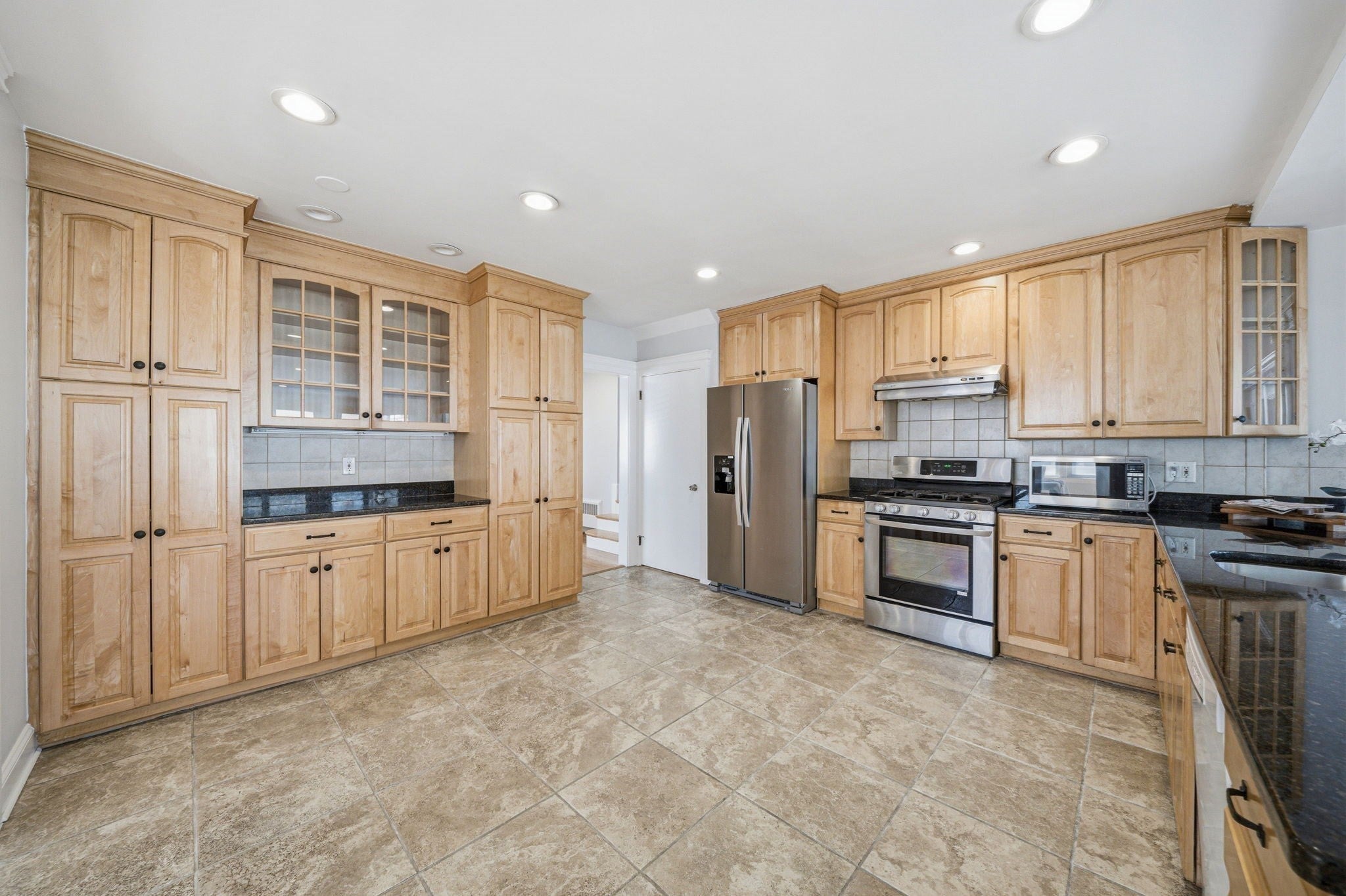 92 Shaw Rd, Belmont, MA Photo #10