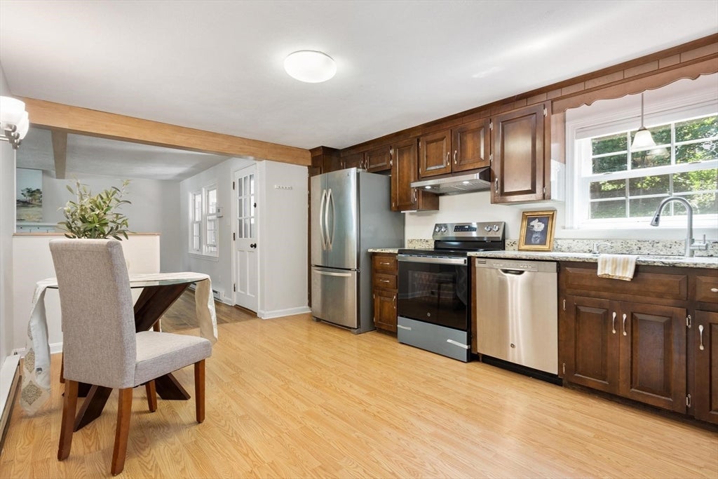 35 Longfellow Rd, Shrewsbury, MA Photo #13