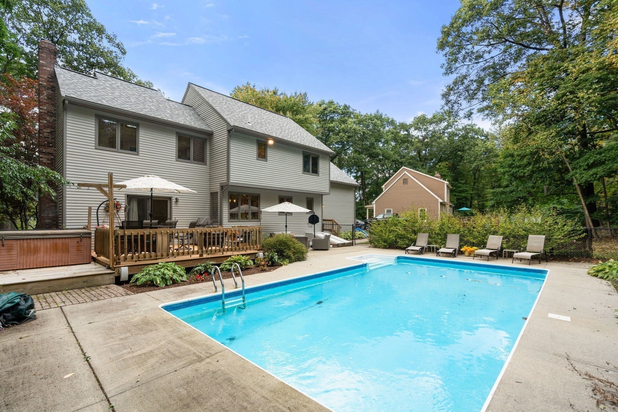31 Raymond Way, Ashland, MA Photo #3