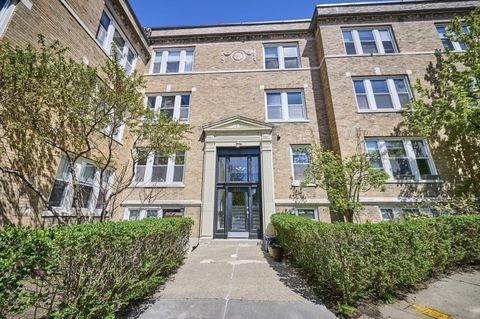 Photo of 233 Freeman ST #4, Brookline, MA 02446 (MLS # 73513066)