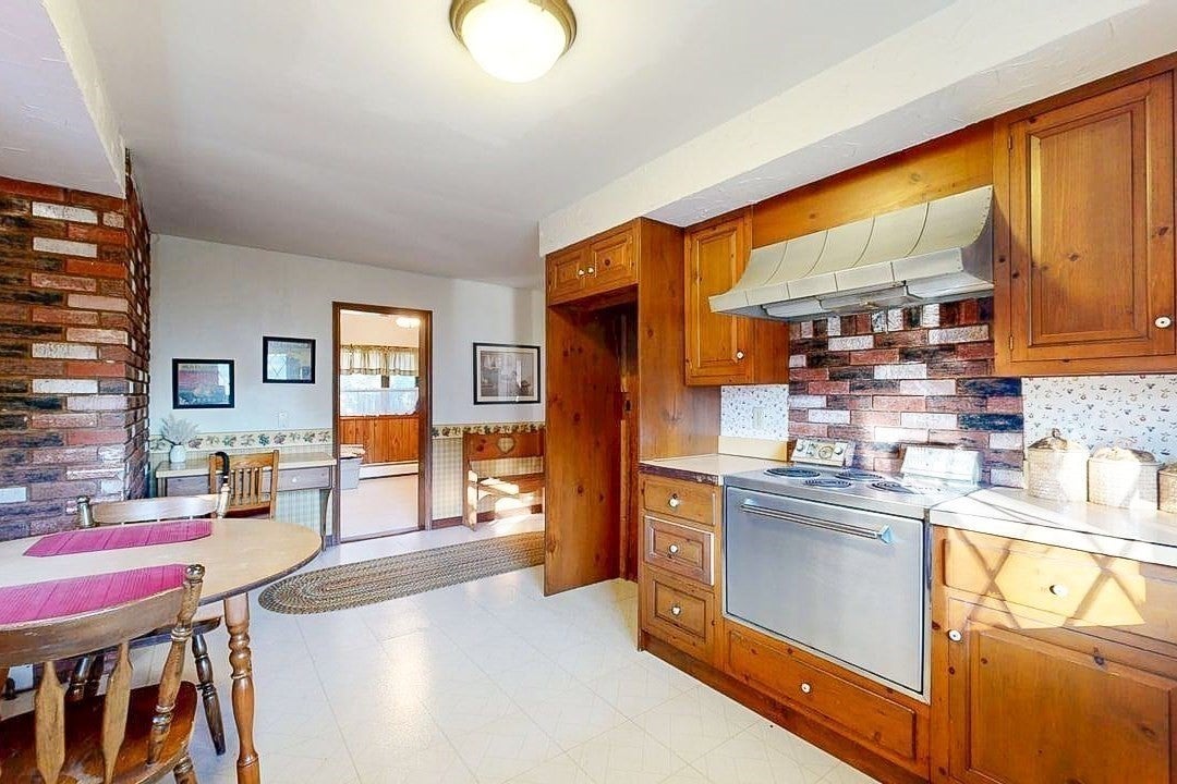 38 Burncoat St, Worcester, MA, 38 Burncoat St, Worcester, MA Photo #14