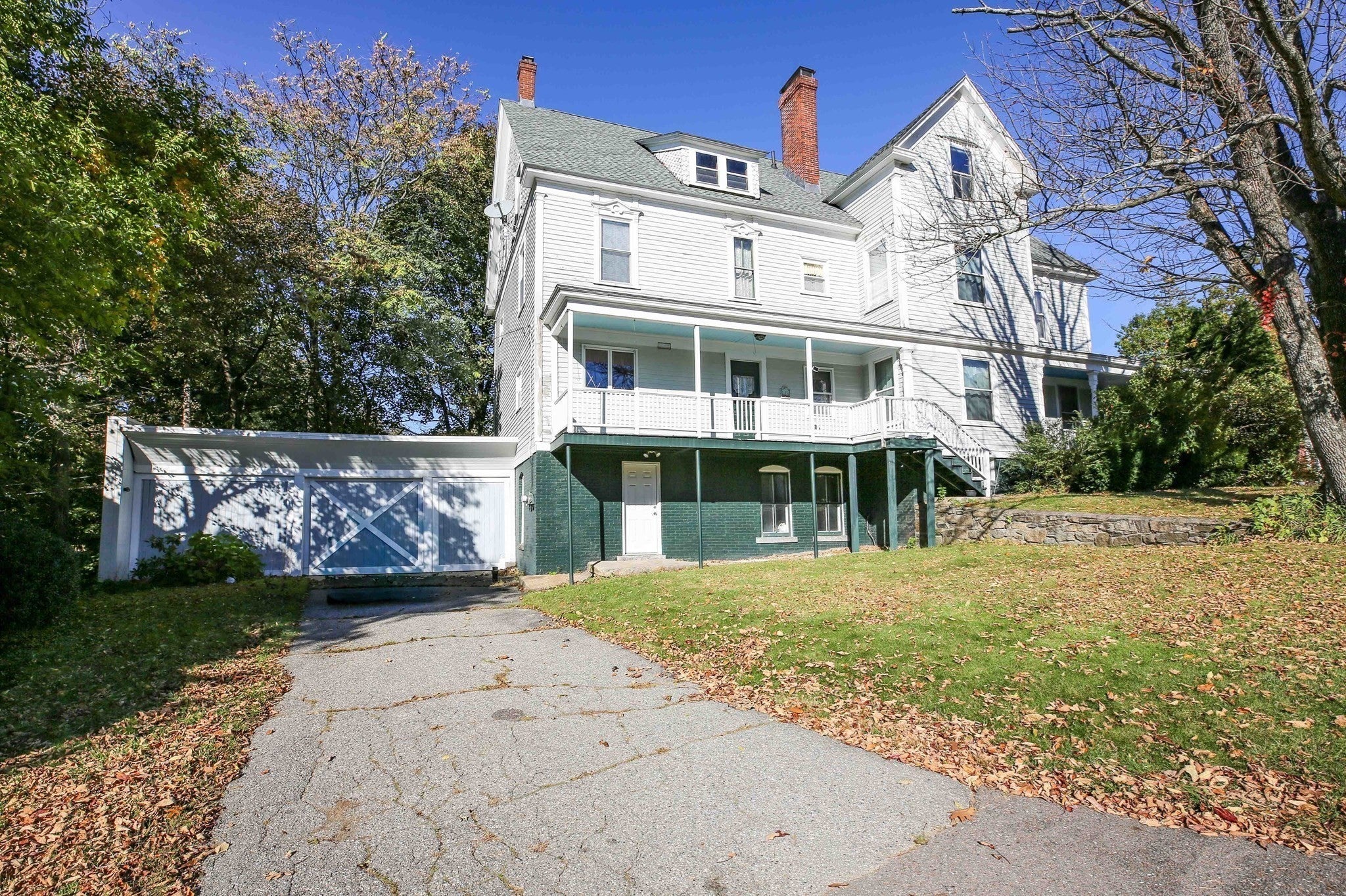38 Burncoat St