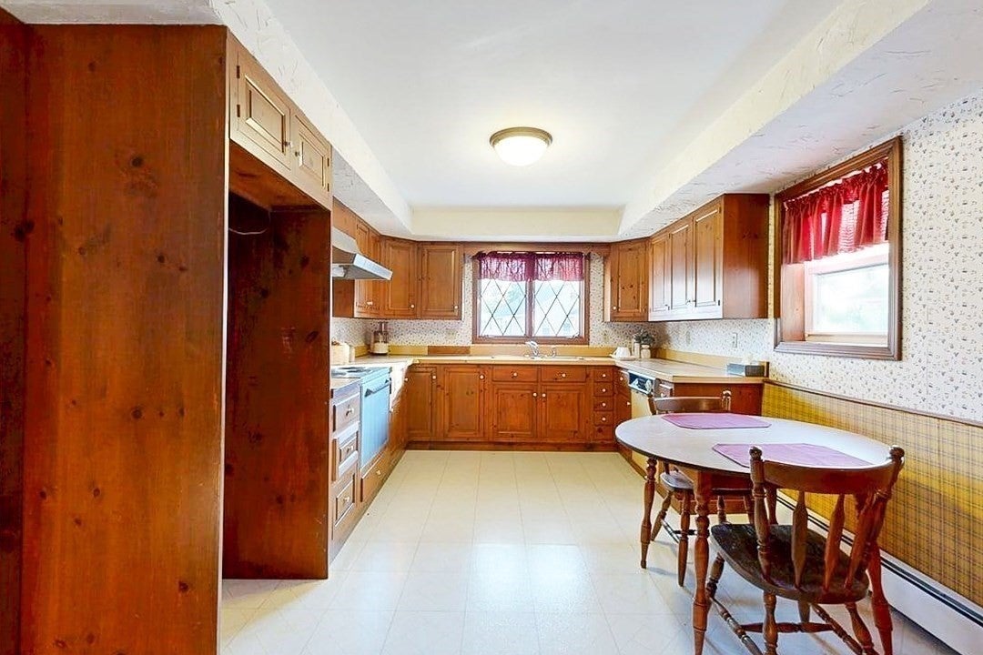 38 Burncoat St, Worcester, MA, 38 Burncoat St, Worcester, MA Photo #13