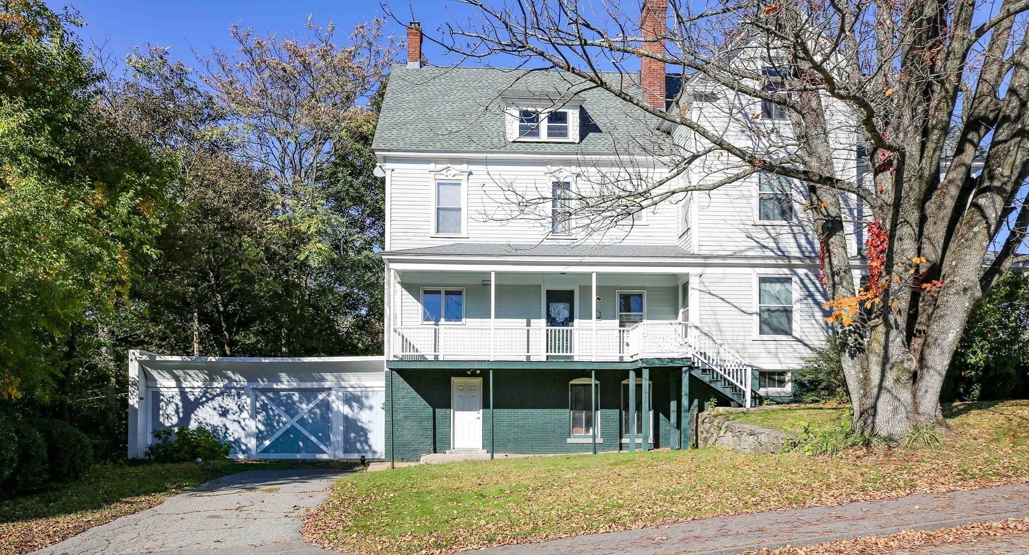 38 Burncoat St