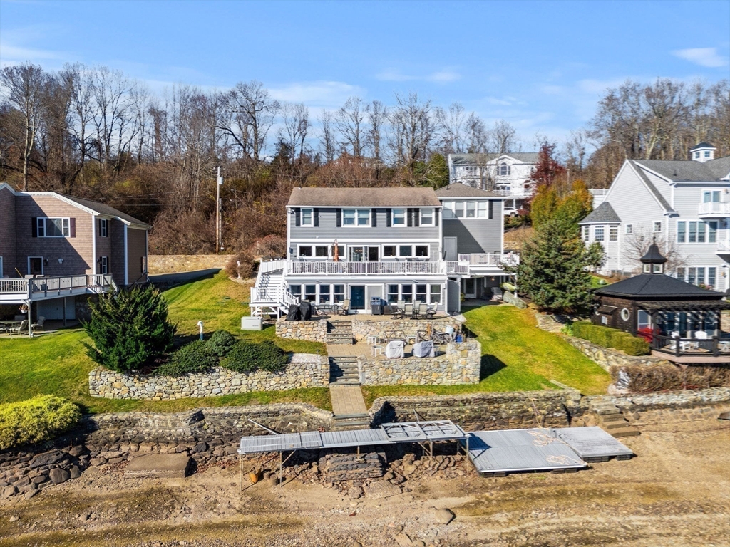13 Bayberry Ln