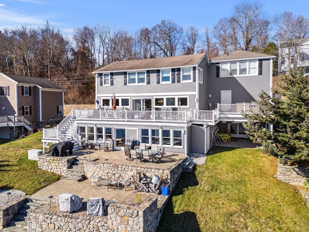 13 Bayberry Ln