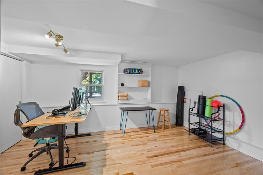 1B Fletcher Way 128A-B, Salem, MA Photo #24
