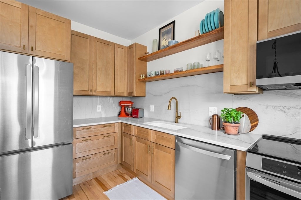 1B Fletcher Way 128A-B, Salem, MA Photo #13