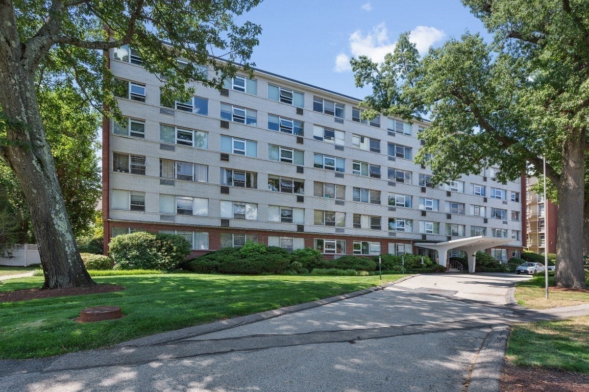 10 Hammond Pond Parkway