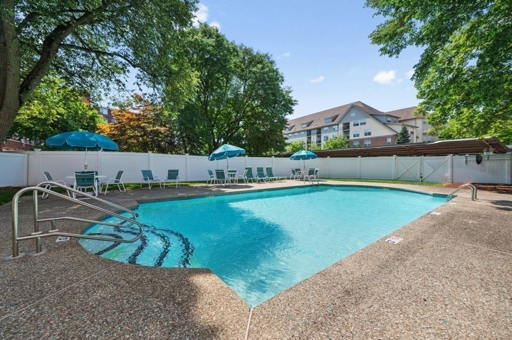 10 Hammond Pond Parkway #607, Newton, MA, 10 Hammond Pond Parkway #607, Newton, MA Photo #25