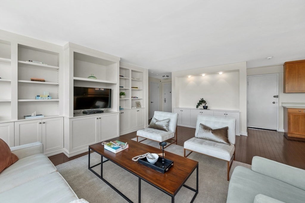 10 Hammond Pond Parkway #607, Newton, MA, 10 Hammond Pond Parkway #607, Newton, MA Photo #8