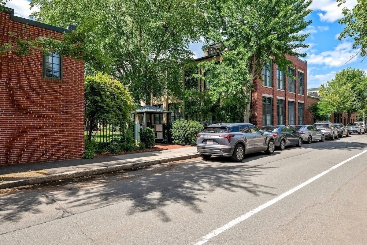 155 Brookline St #8, Cambridge, MA Photo #37