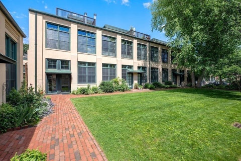 Photo of 155 Brookline St #8, Cambridge, MA 02139 (MLS # 73581048)