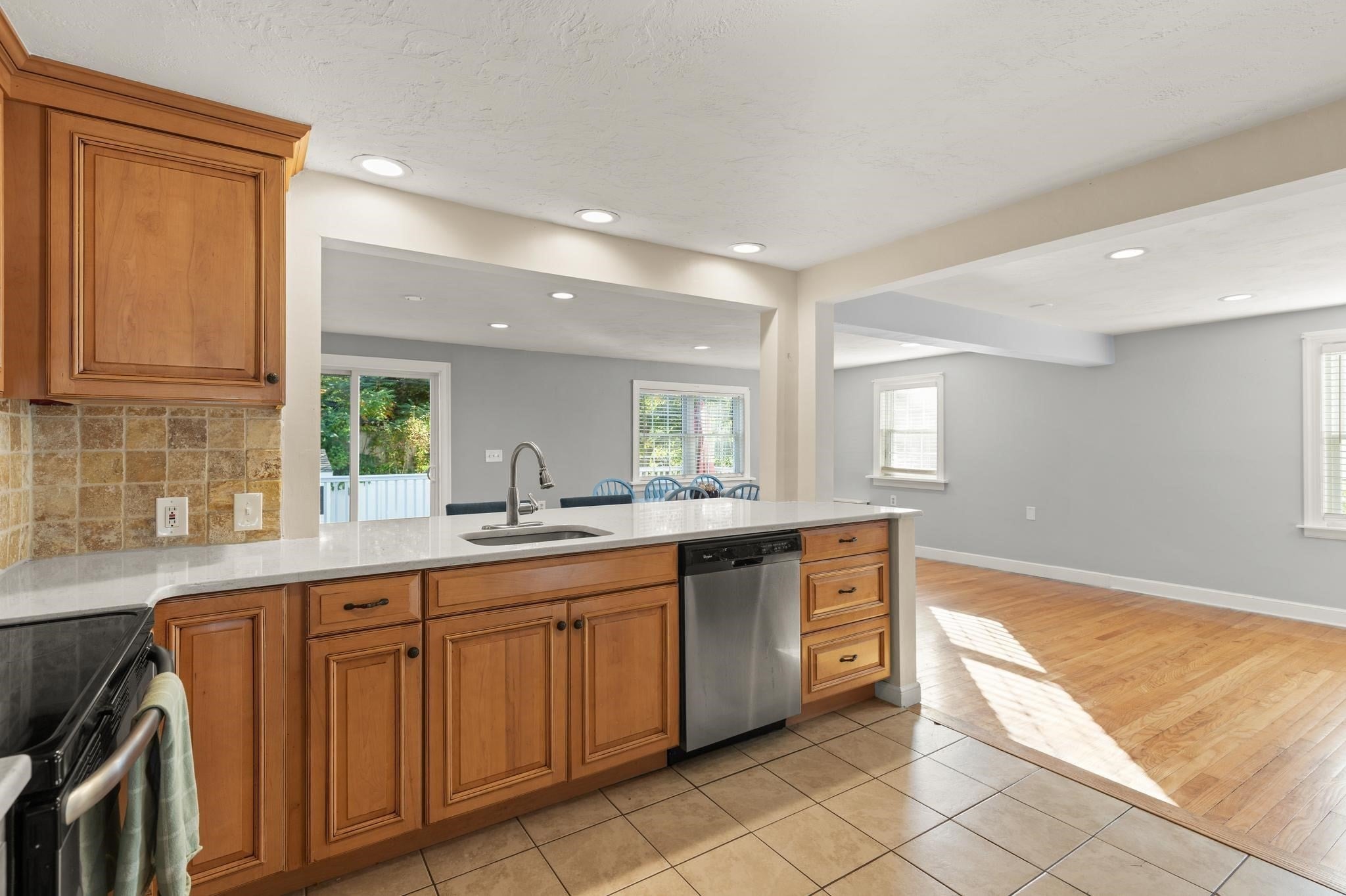 6 Longworth Rd, Worcester, MA Photo #20