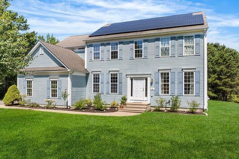 2 Gabriel Ln Plymouth MA 02360