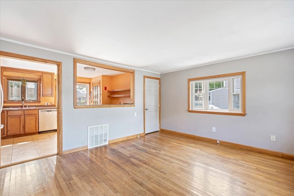 9 Montclair Ave