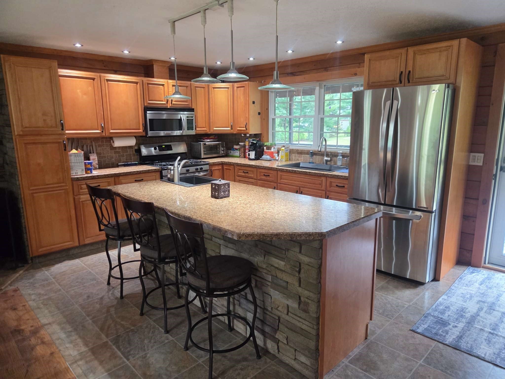 307 Chicopee St, Granby, MA Photo #4