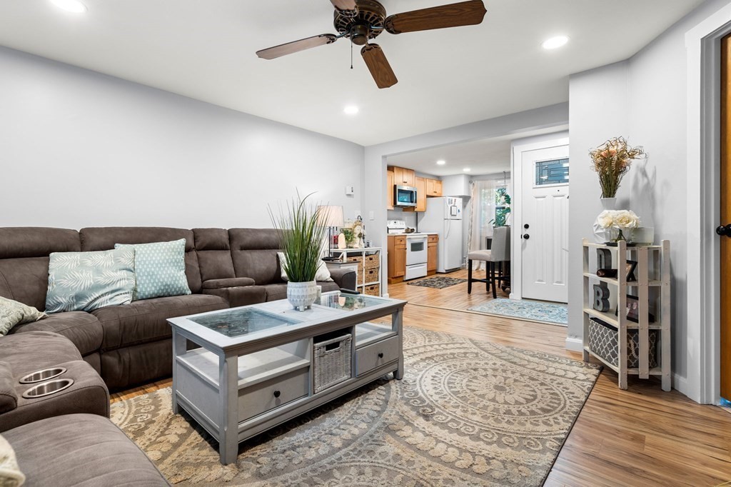129 Friend St