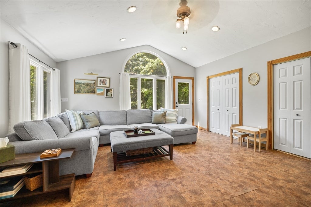 85 Malley Ave