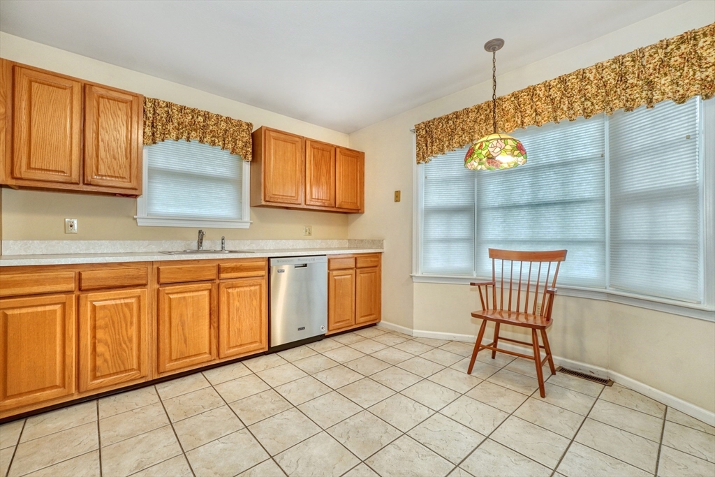 501 Lexington St 105