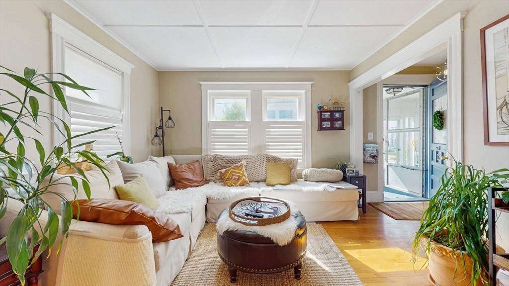 12 Howe St 12