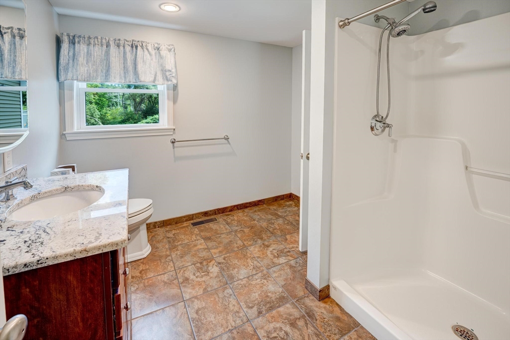 4 Mill Rd, Chelmsford, MA Photo #25