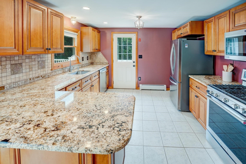 4 Mill Rd, Chelmsford, MA Photo #8