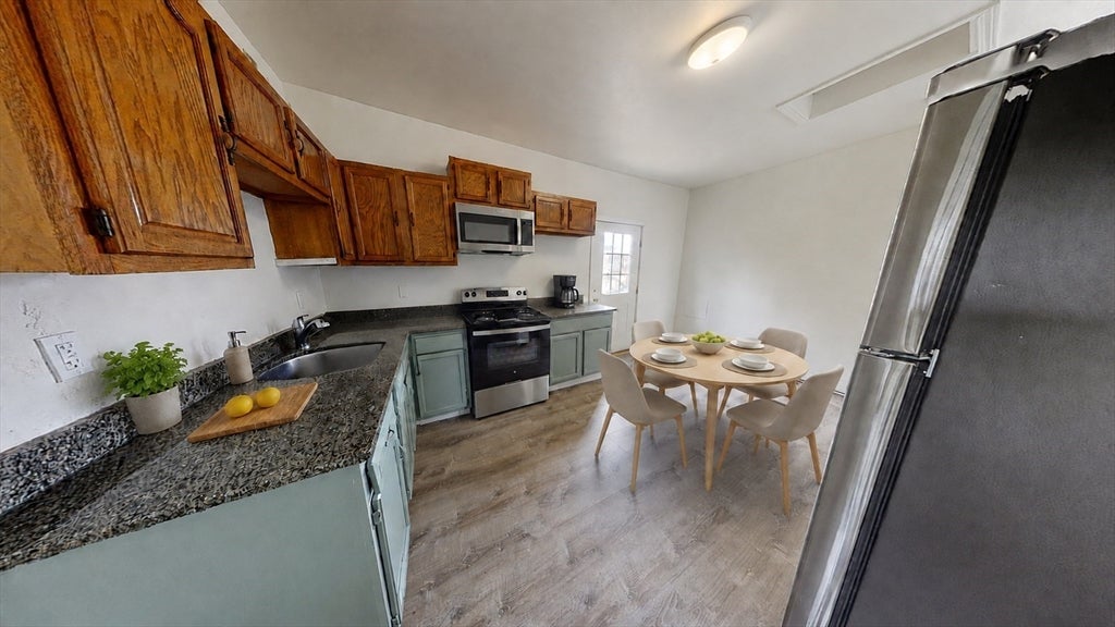 Photo of 19 Kelley Sq, Worcester, MA