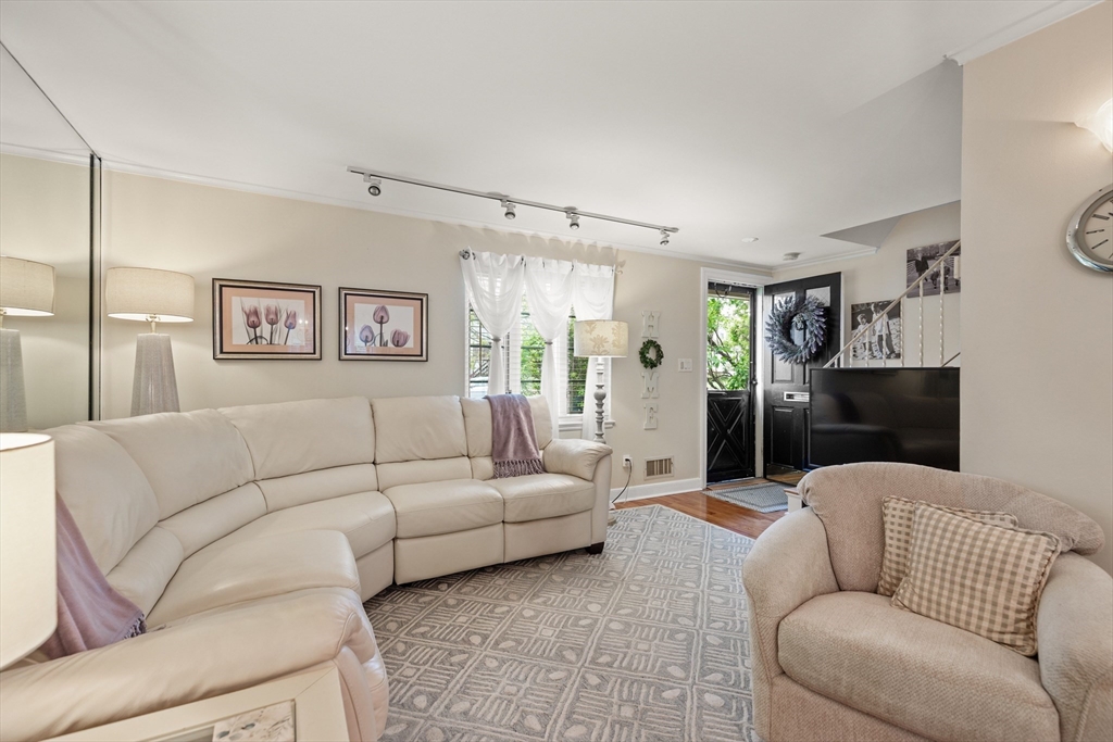 258 Lexington St 258